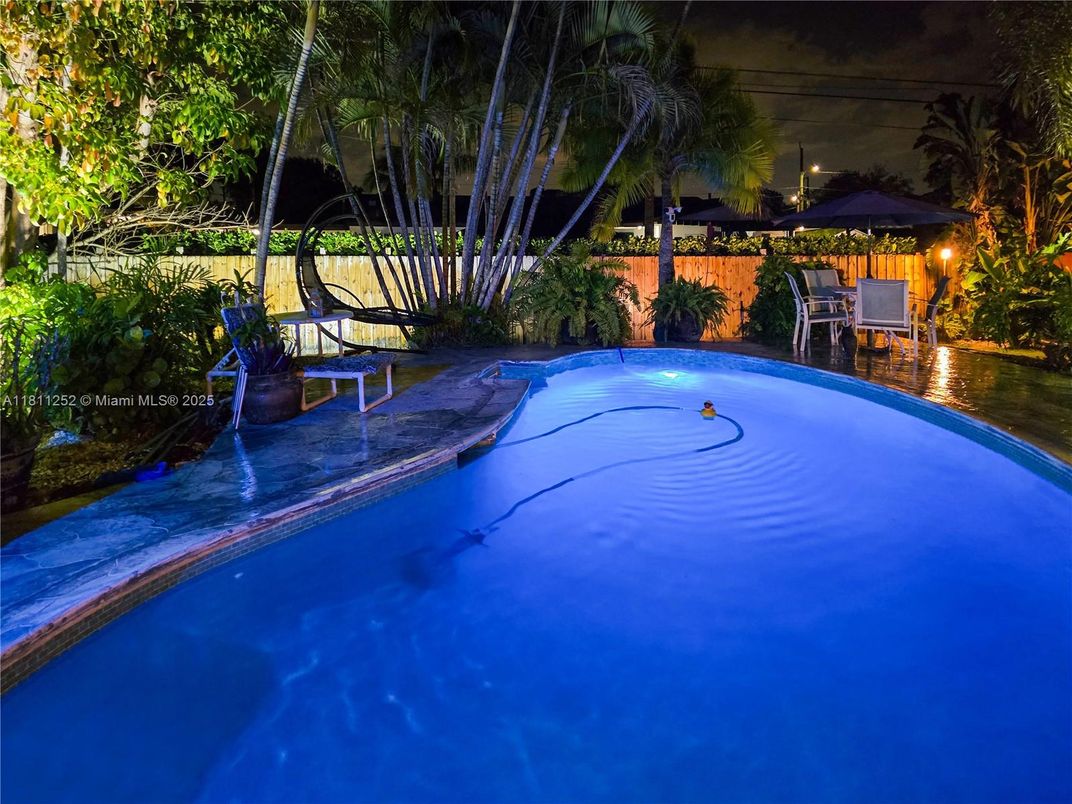 Exterior, Pool, Water