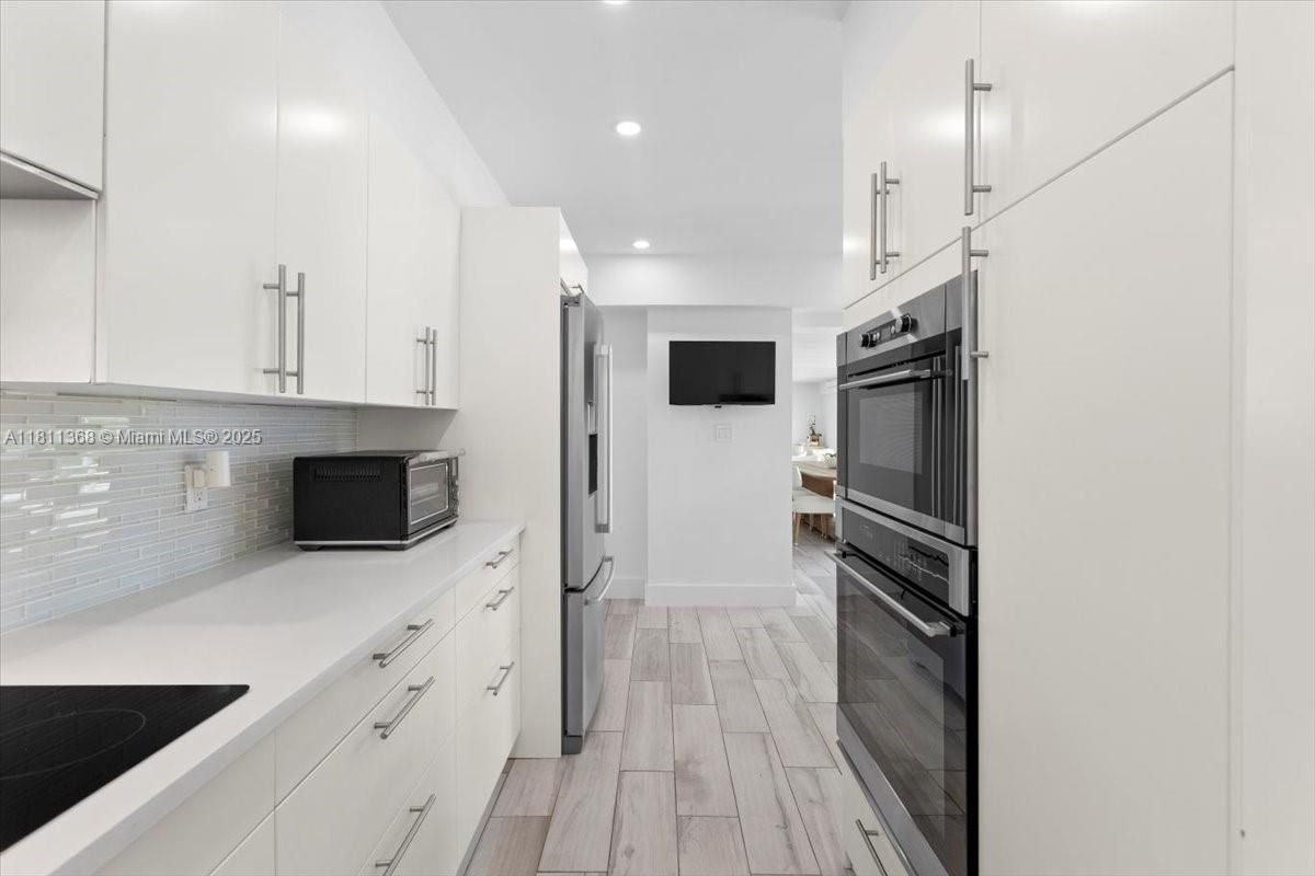Interior, Kitchen, Recessed Lighting, Wood Texture Flooring