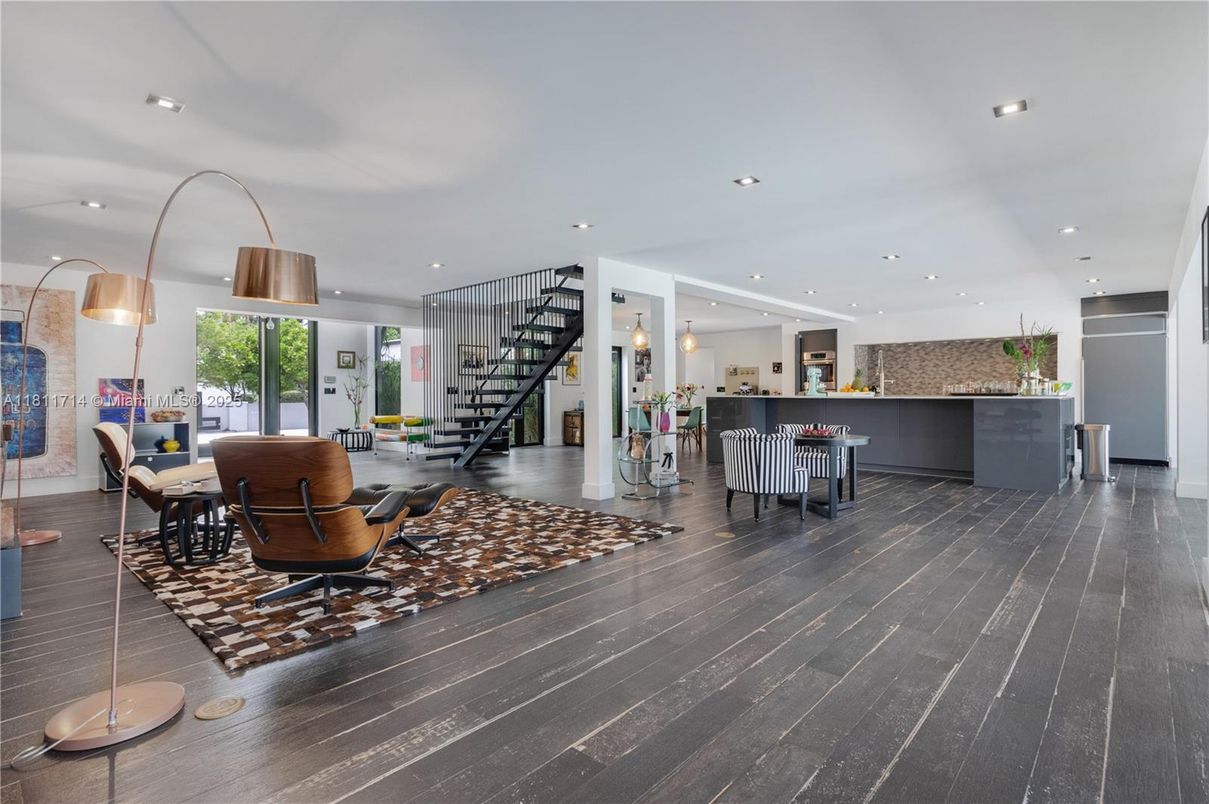 Dining room, Interior, Kitchen, Pendant Lights, Recessed Lighting, Wood Texture Flooring