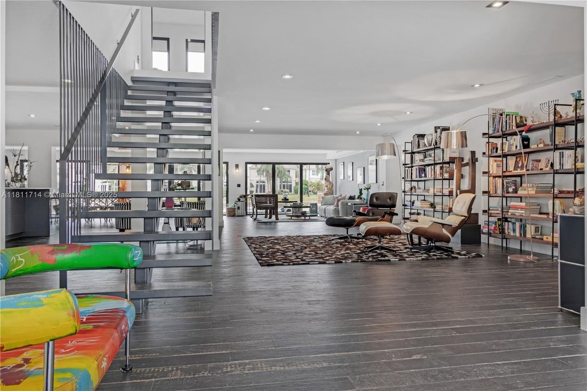 Interior, Recessed Lighting, Wood Texture Flooring