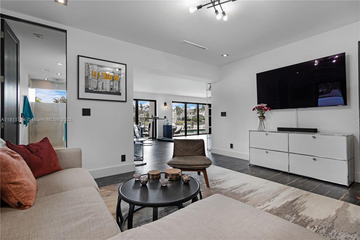 Interior, Living room, Recessed Lighting, Wood Texture Flooring