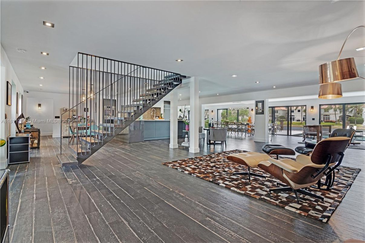 Interior, Pendant Lights, Recessed Lighting, Wood Texture Flooring