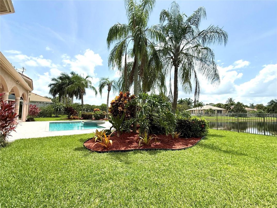 Backyard, Exterior, Pool, Water