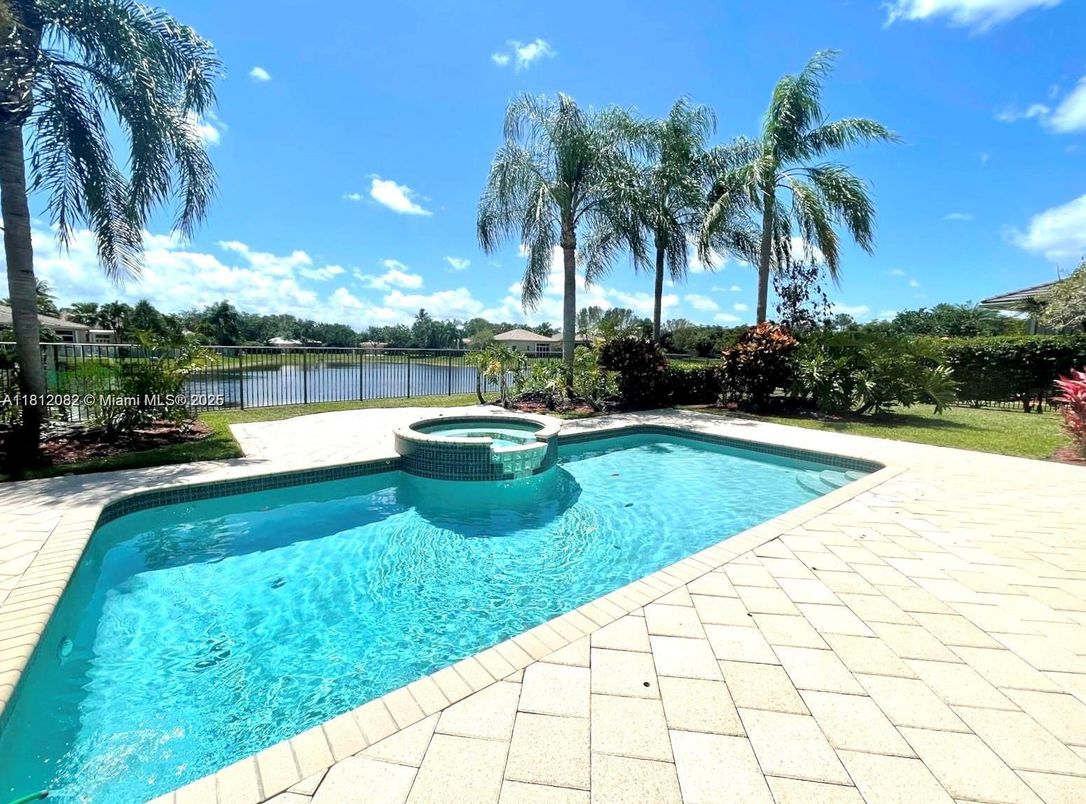 Exterior, Pool, Water
