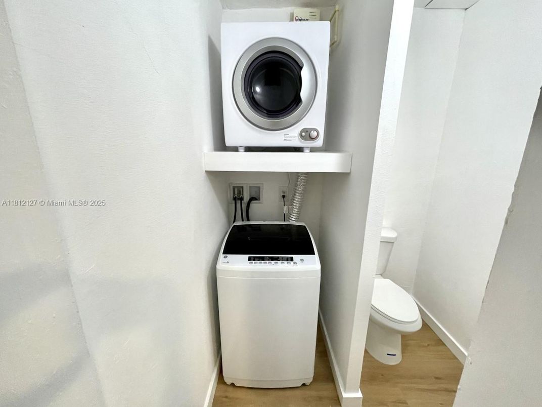 Interior, Utility Closets, Washer, Wood Texture Flooring