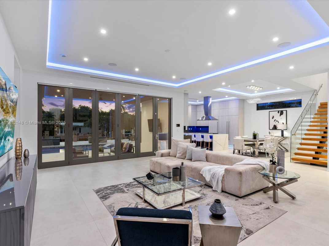Dining room, Interior, Living room, Recessed Lighting