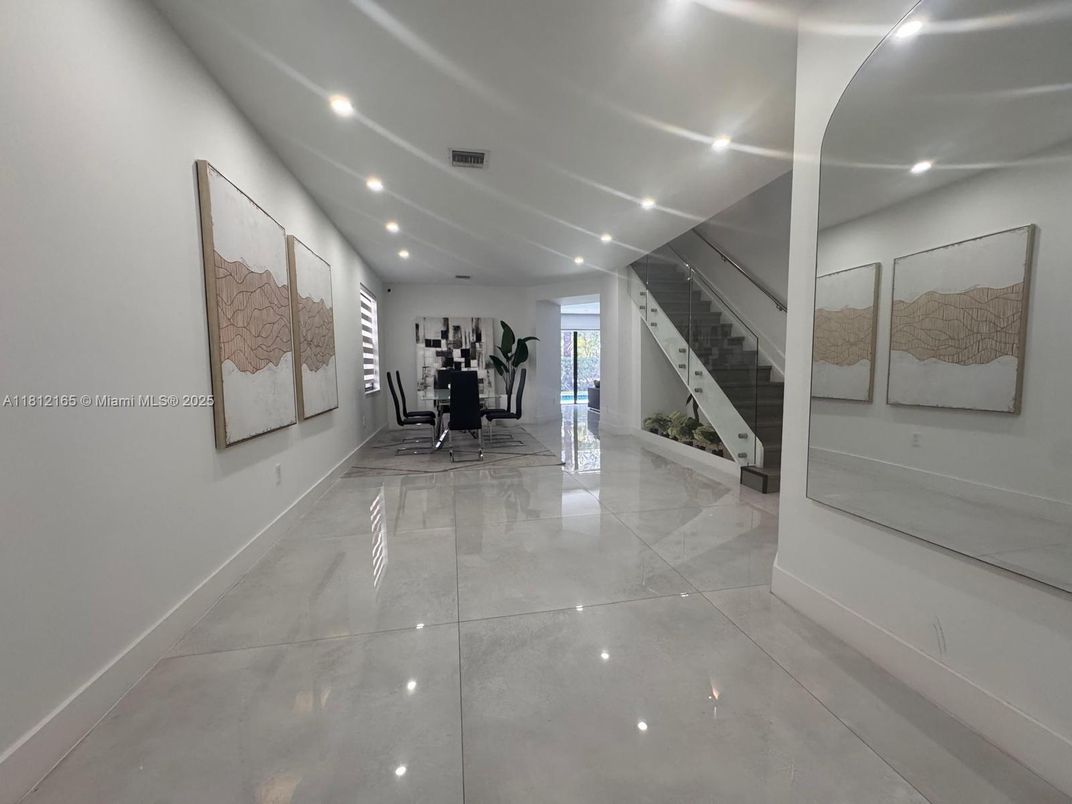 Dining room, Interior, Recessed Lighting