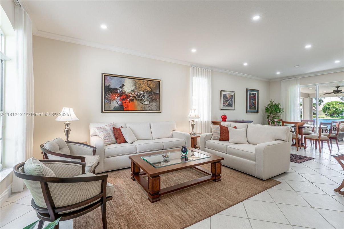 Dining room, Interior, Living room, Recessed Lighting