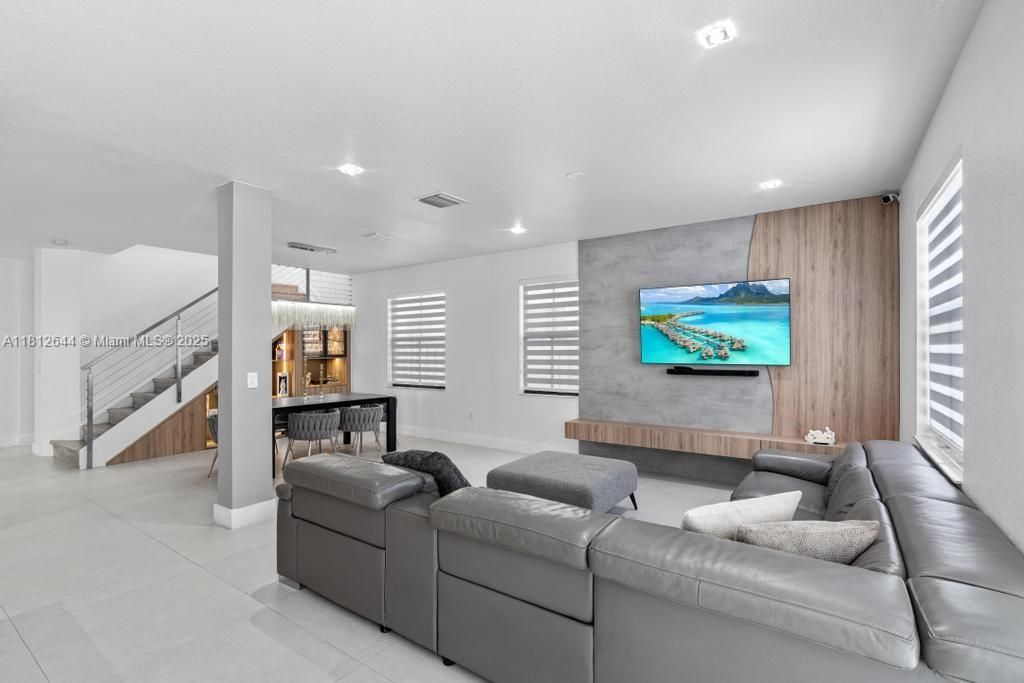 Interior, Living room, Pendant Lights, Recessed Lighting, Wooden Walls