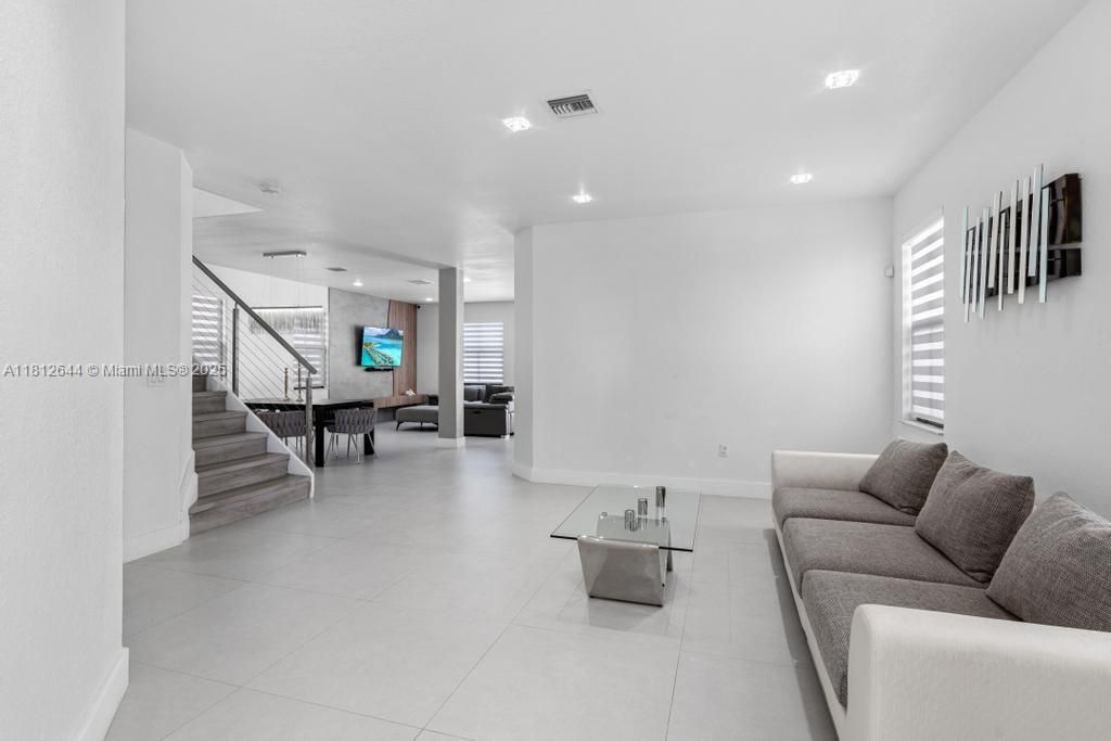 Dining room, Interior, Living room, Recessed Lighting