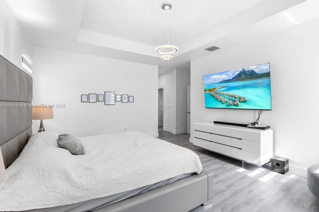 Bedroom, Interior, Pendant Lights, Wood Texture Flooring