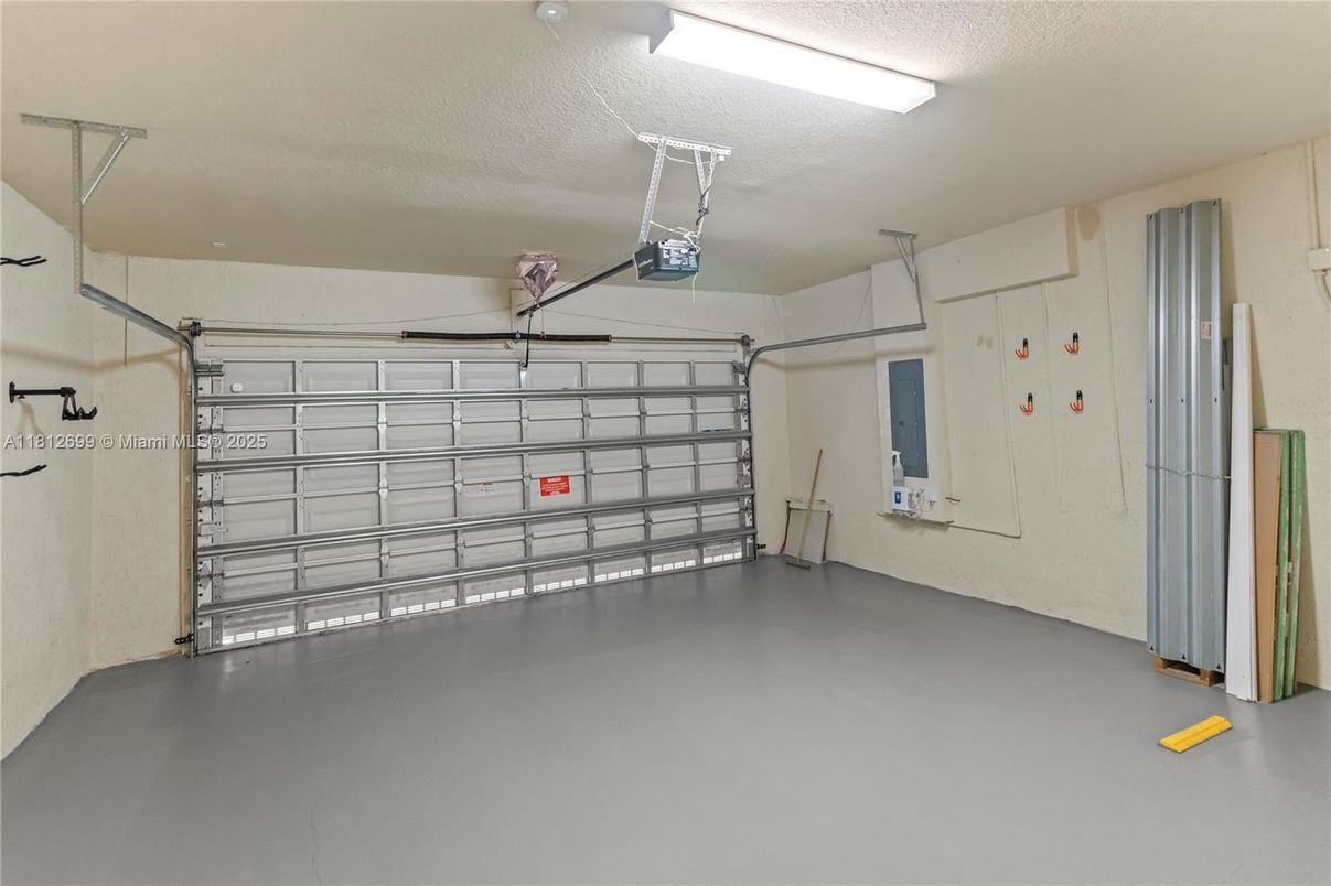 Garage, Interior