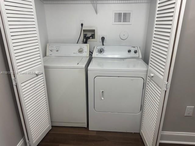 Interior, Utility Closets, Washer, Wood Texture Flooring