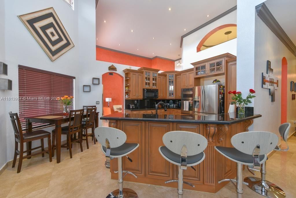 Dining room, Interior, Kitchen, Recessed Lighting, Stainless Steel Appliances