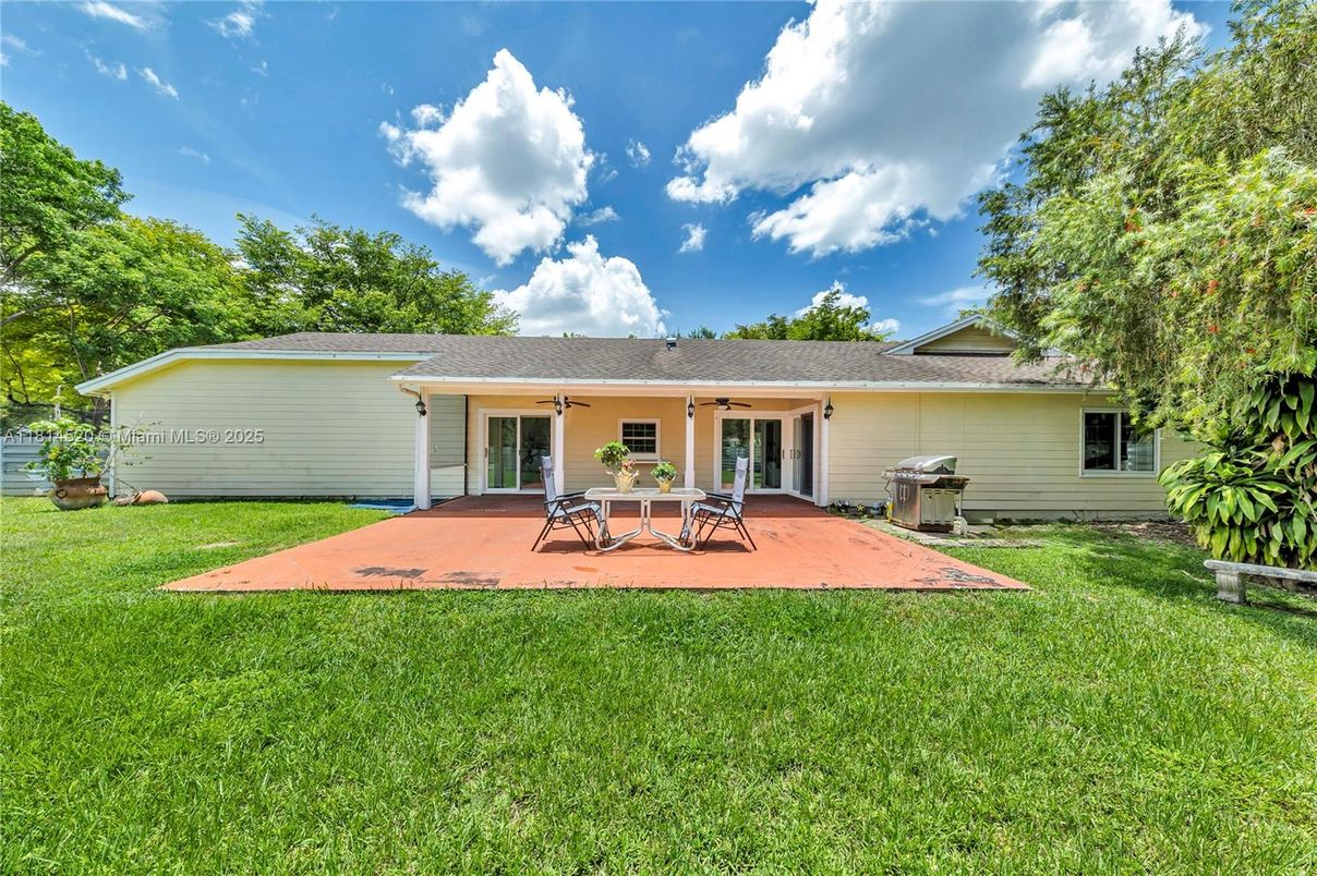 Backyard, Exterior