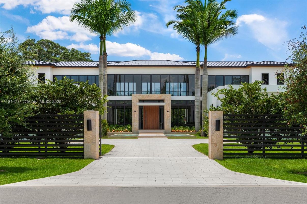 Exterior, Facade, Spanish Mediterranean