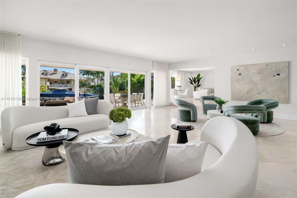 Dining room, Interior, Living room, Recessed Lighting