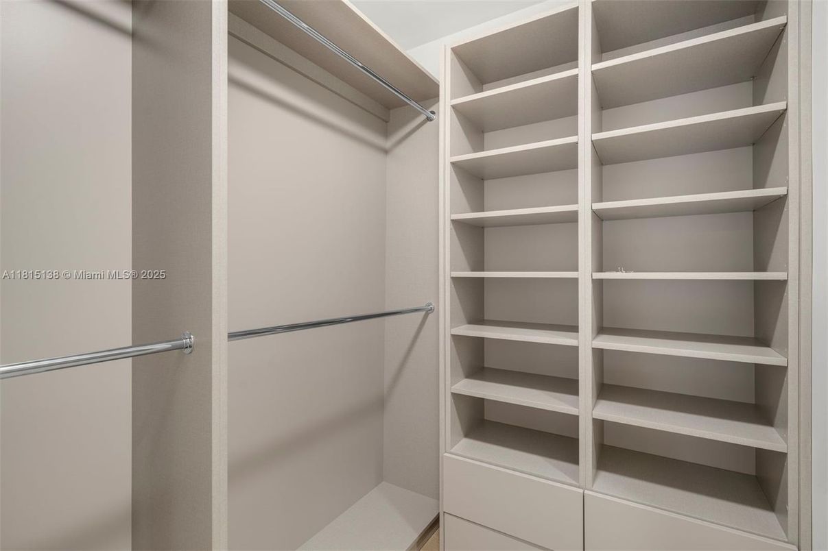 Interior, Walk-in Closets