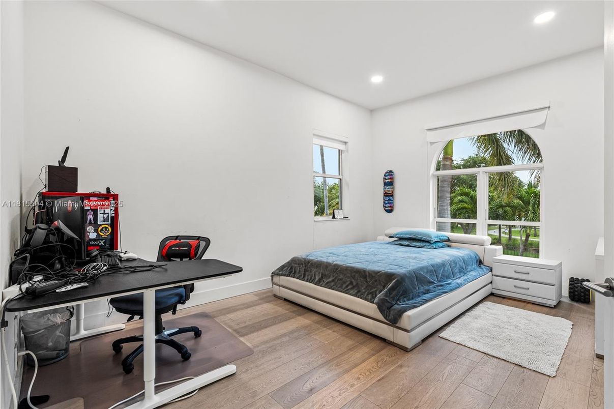 Bedroom, Home Office, Interior, Recessed Lighting, Wood Texture Flooring