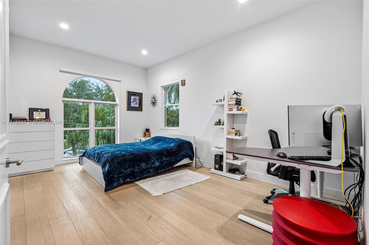Bedroom, Home Office, Interior, Recessed Lighting, Wood Texture Flooring