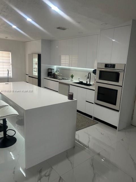 Interior, Kitchen, Marble, Recessed Lighting