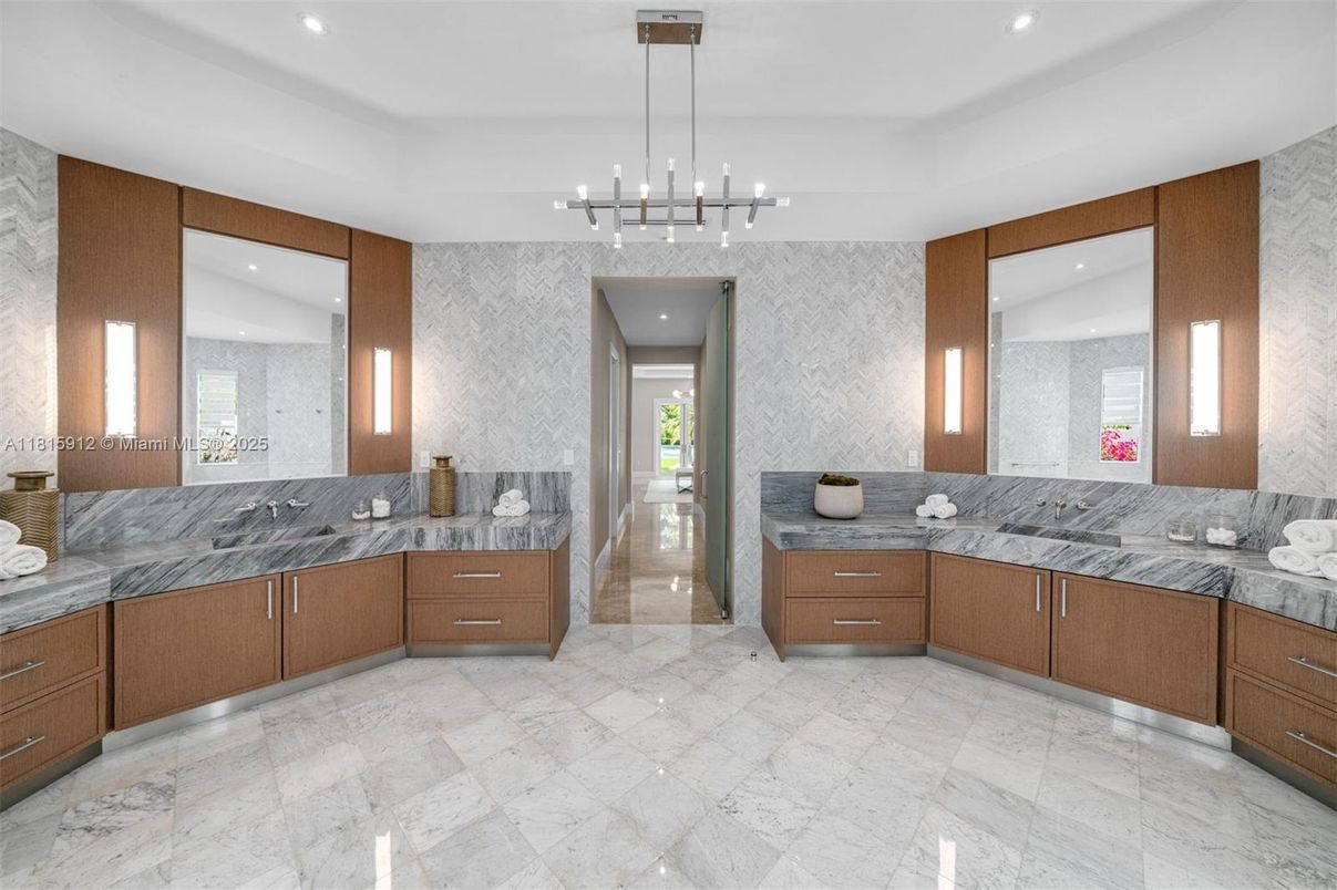 Bathroom, Dual Sink Vanities, Interior, Marble, Pendant Lights, Recessed Lighting