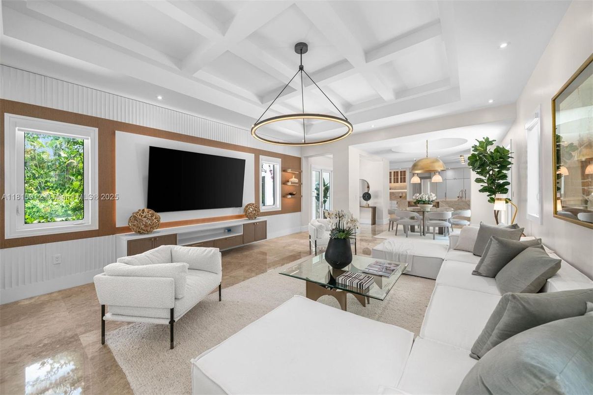 Dining room, Interior, Living room, Pendant Lights, Recessed Lighting
