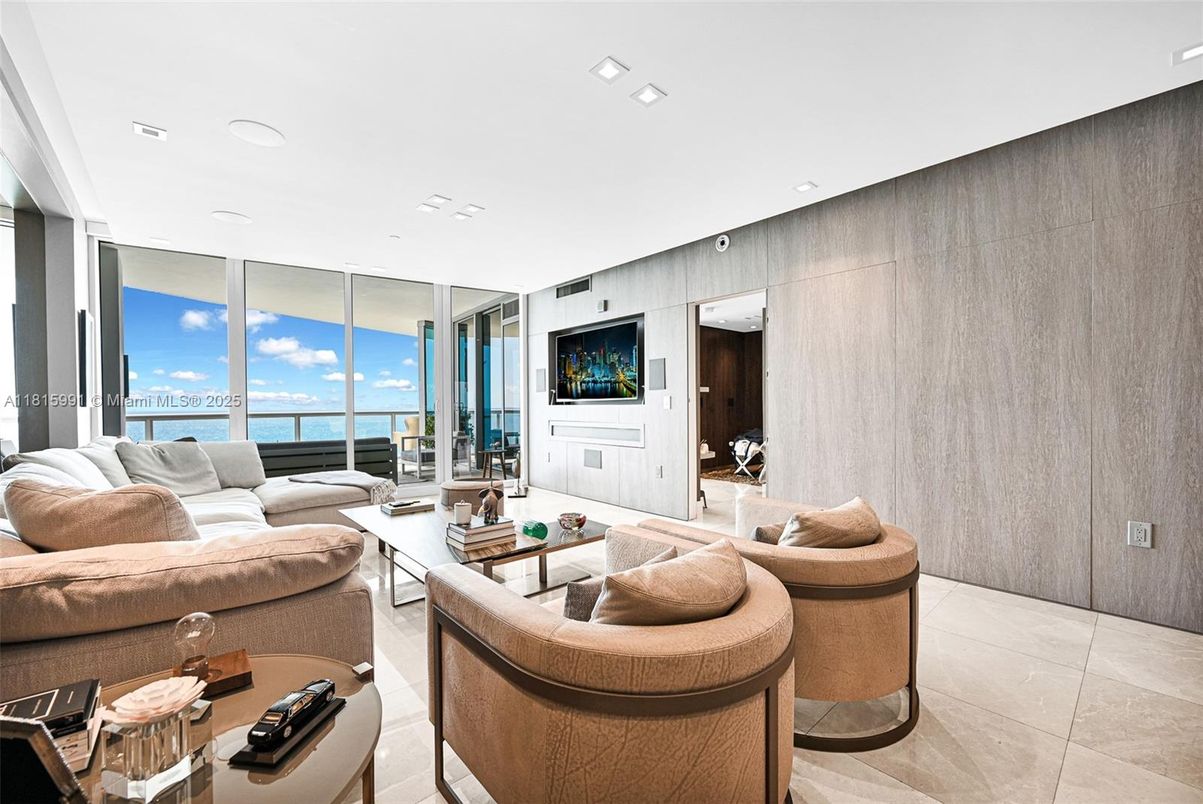 Interior, Living room, Recessed Lighting, Water