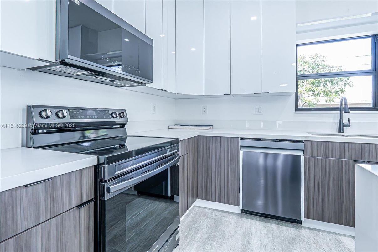 Interior, Kitchen, Stainless Steel Appliances, Wood Texture Flooring