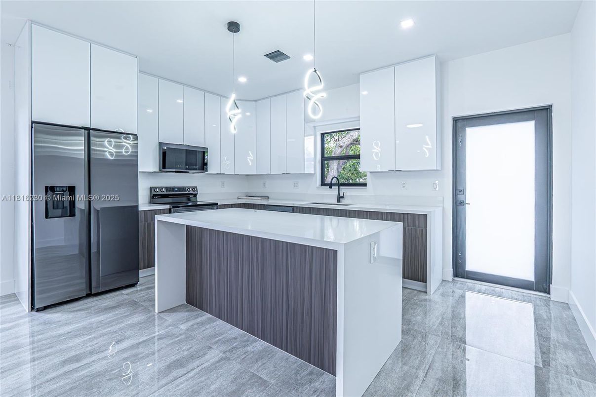 Interior, Kitchen, Pendant Lights, Recessed Lighting, Stainless Steel Appliances