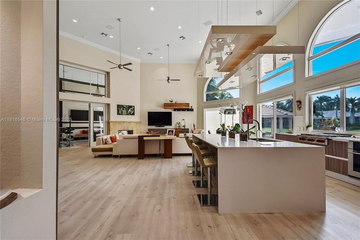 Interior, Kitchen, Living room, Pendant Lights, Recessed Lighting, Wood Texture Flooring