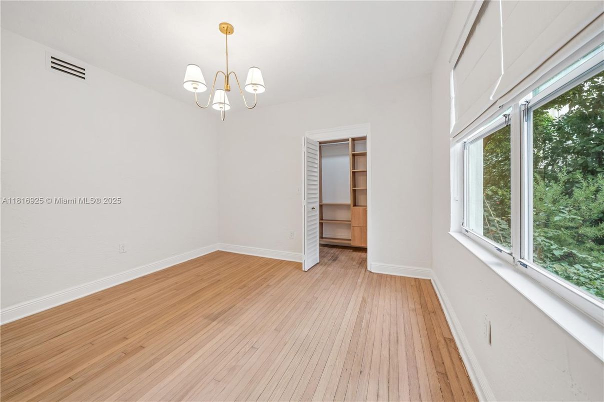 Chandelier, Empty room, Interior, Wood Texture Flooring