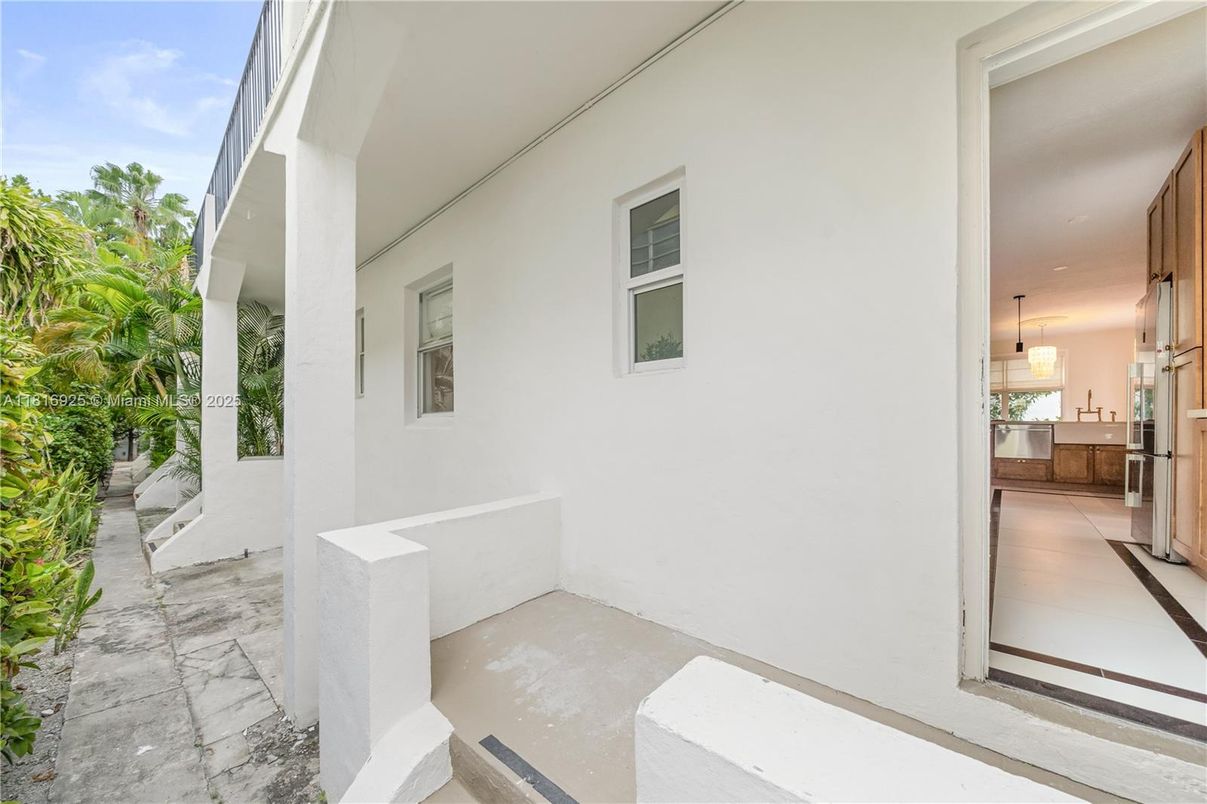 Exterior, Pendant Lights