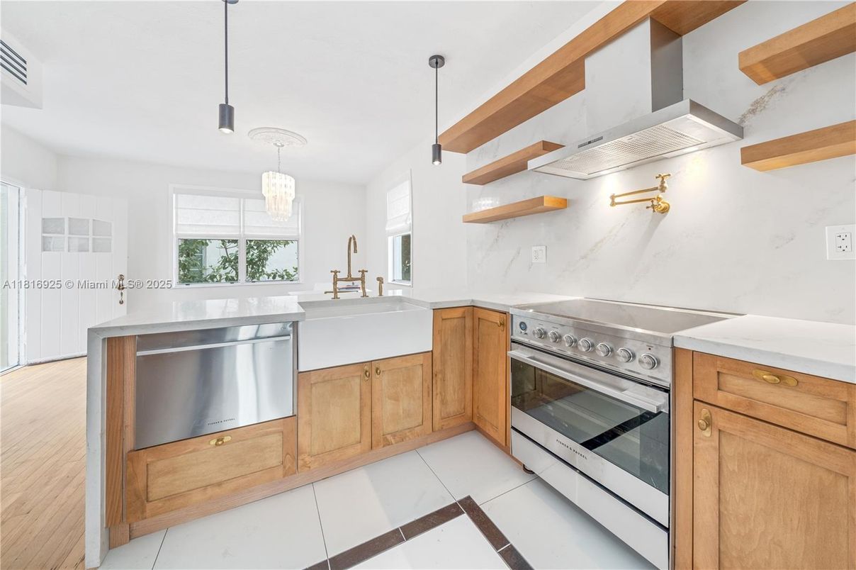 Interior, Kitchen, Pendant Lights, Stainless Steel Appliances