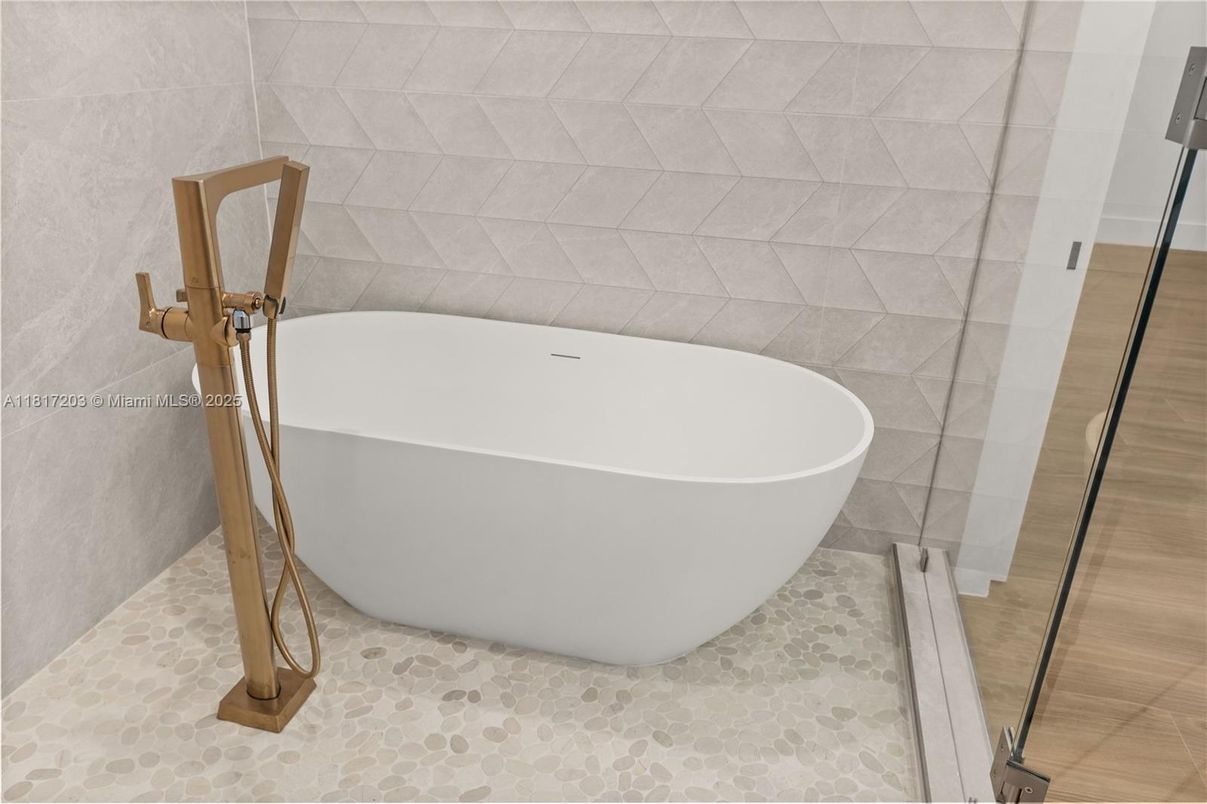 Bathroom, Free Standing Baths, Interior