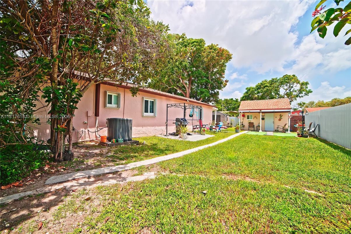 Backyard, Exterior