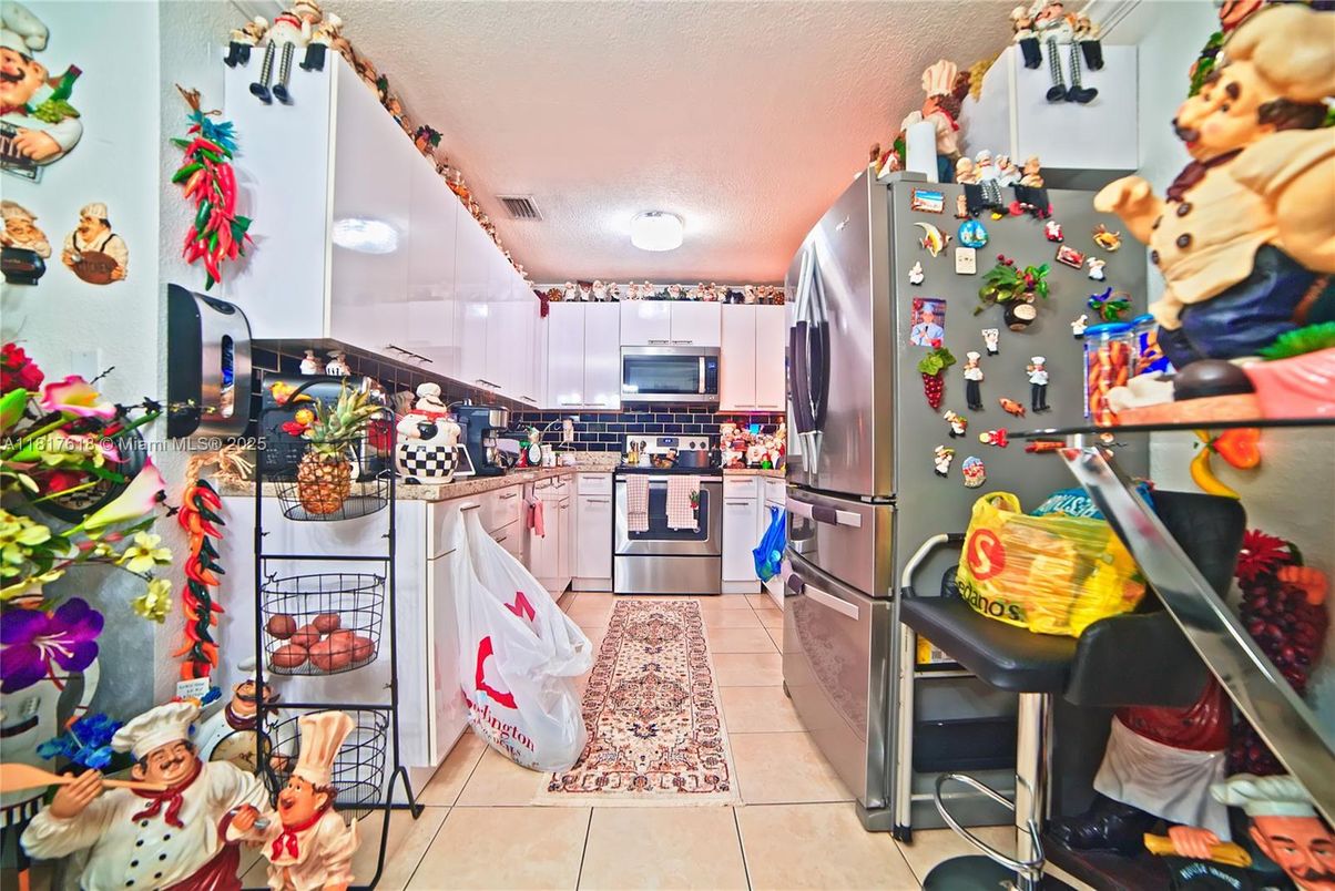 Interior, Kitchen, Stainless Steel Appliances