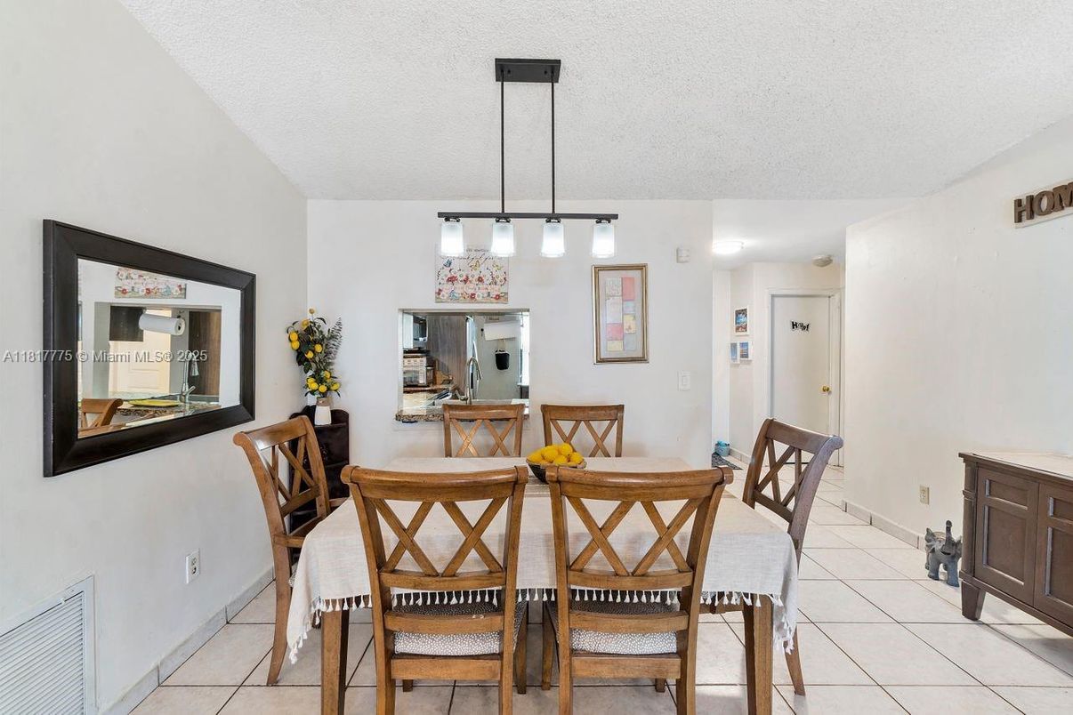 Dining room, Interior, Pendant Lights