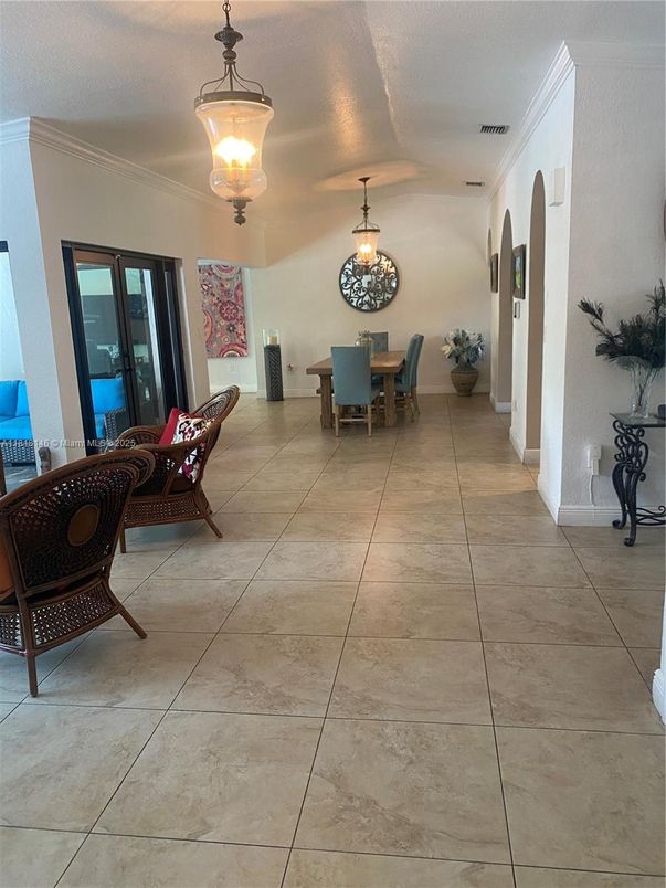 Dining room, Interior
