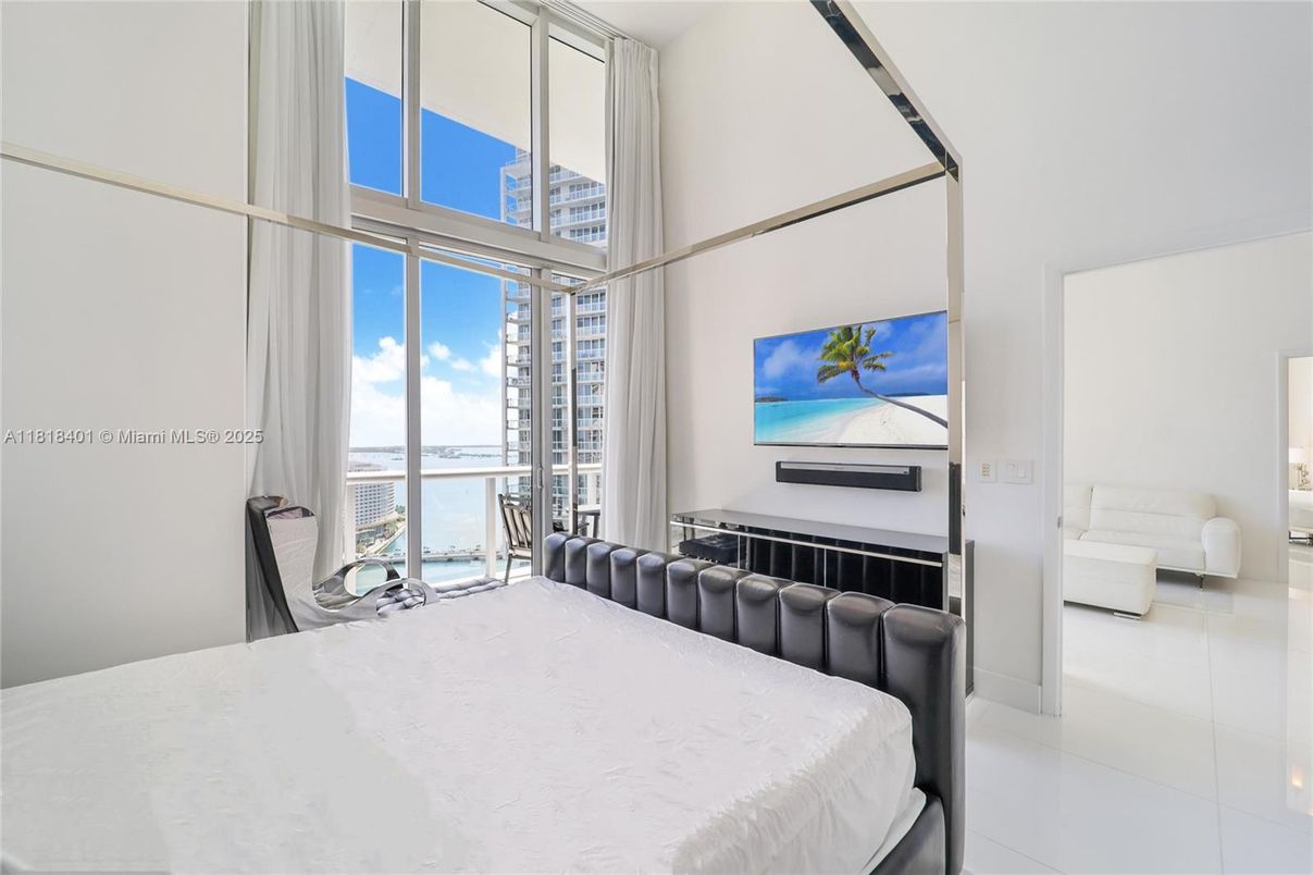 Bedroom, Interior, Water