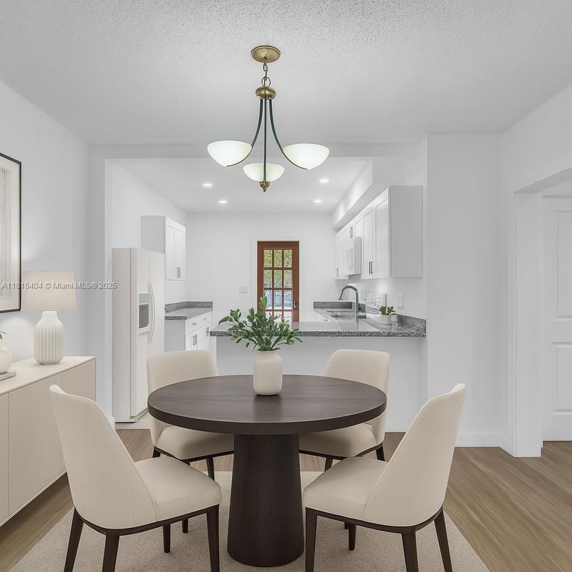 Dining room, Interior, Kitchen, Pendant Lights, Recessed Lighting, Wood Texture Flooring