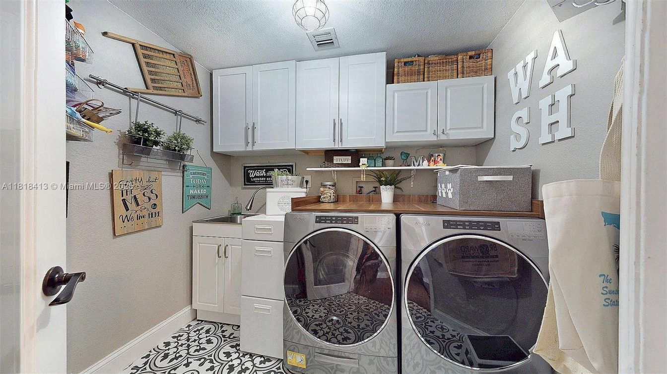 Interior, Washer