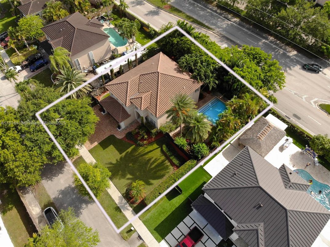 Exterior, Drone