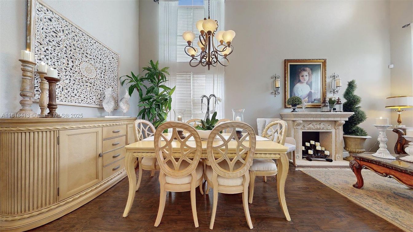 Chandelier, Dining room, Fireplace, Interior, Wood Texture Flooring