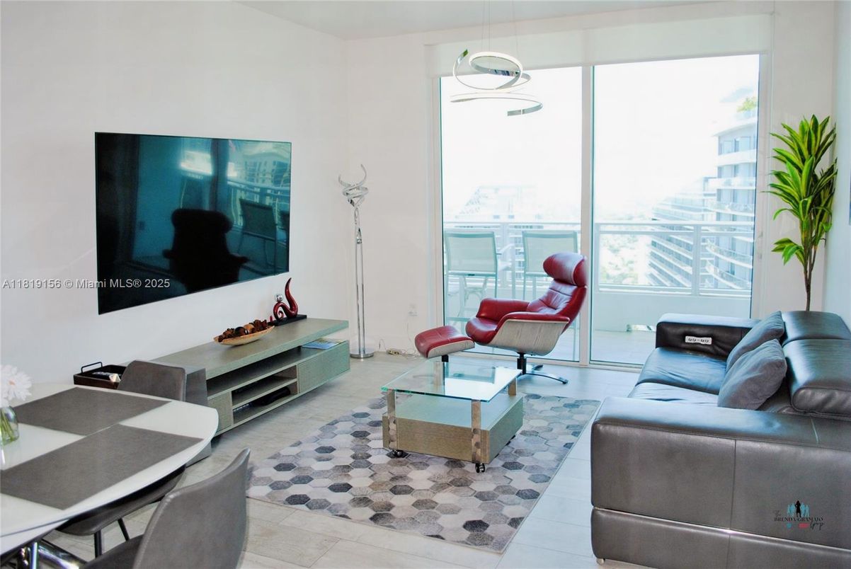 Interior, Living room, Pendant Lights