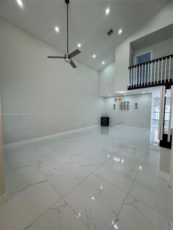 Empty room, Interior, Marble, Recessed Lighting