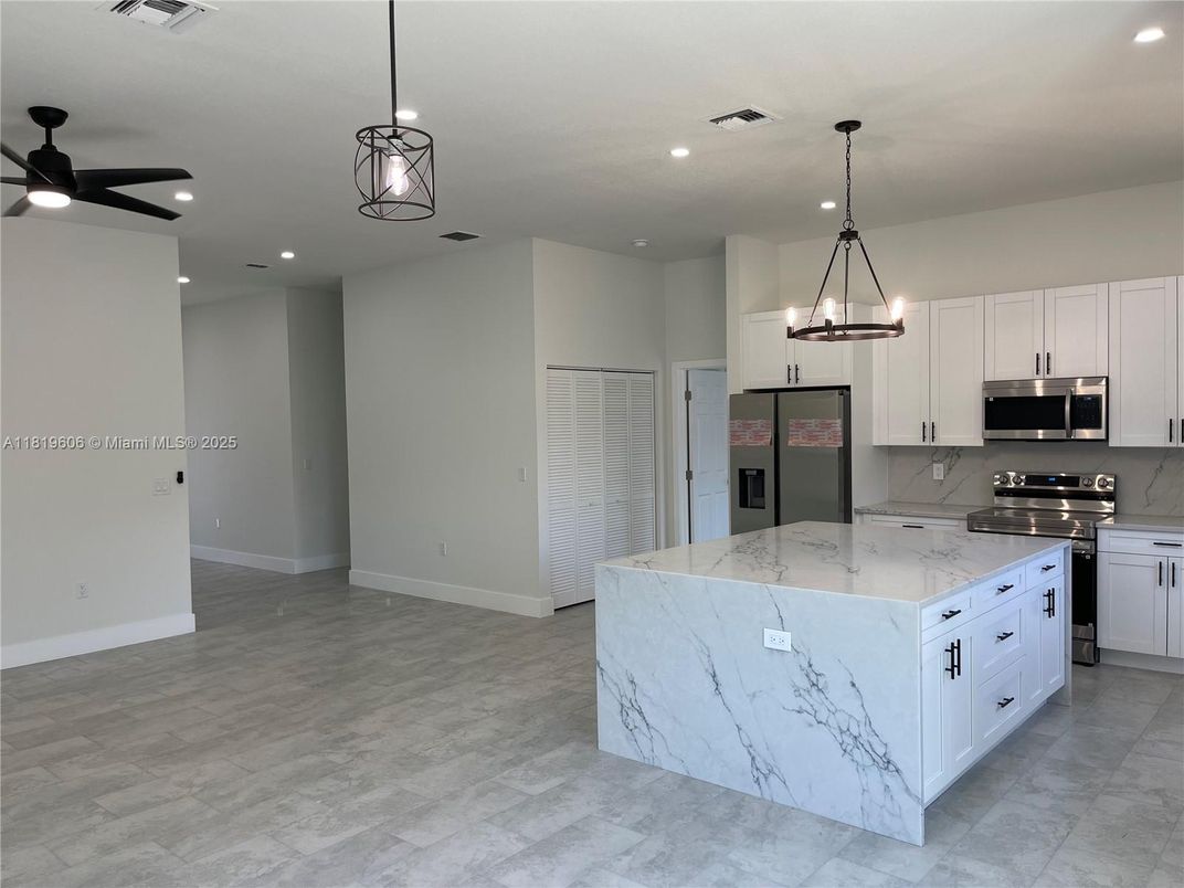 Interior, Kitchen, Pendant Lights, Recessed Lighting, Stainless Steel Appliances