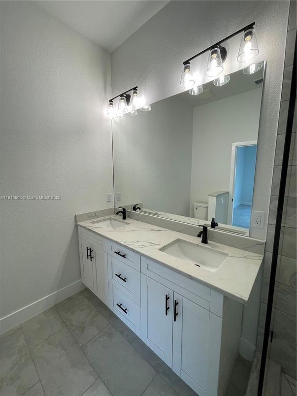 Bathroom, Dual Sink Vanities, Interior