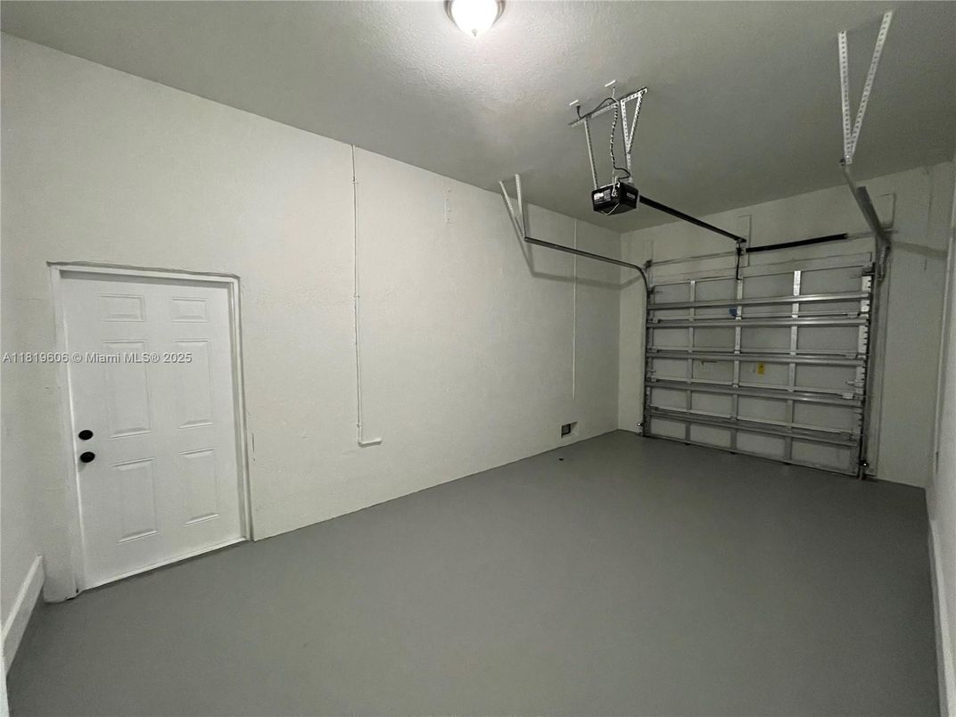 Garage, Interior