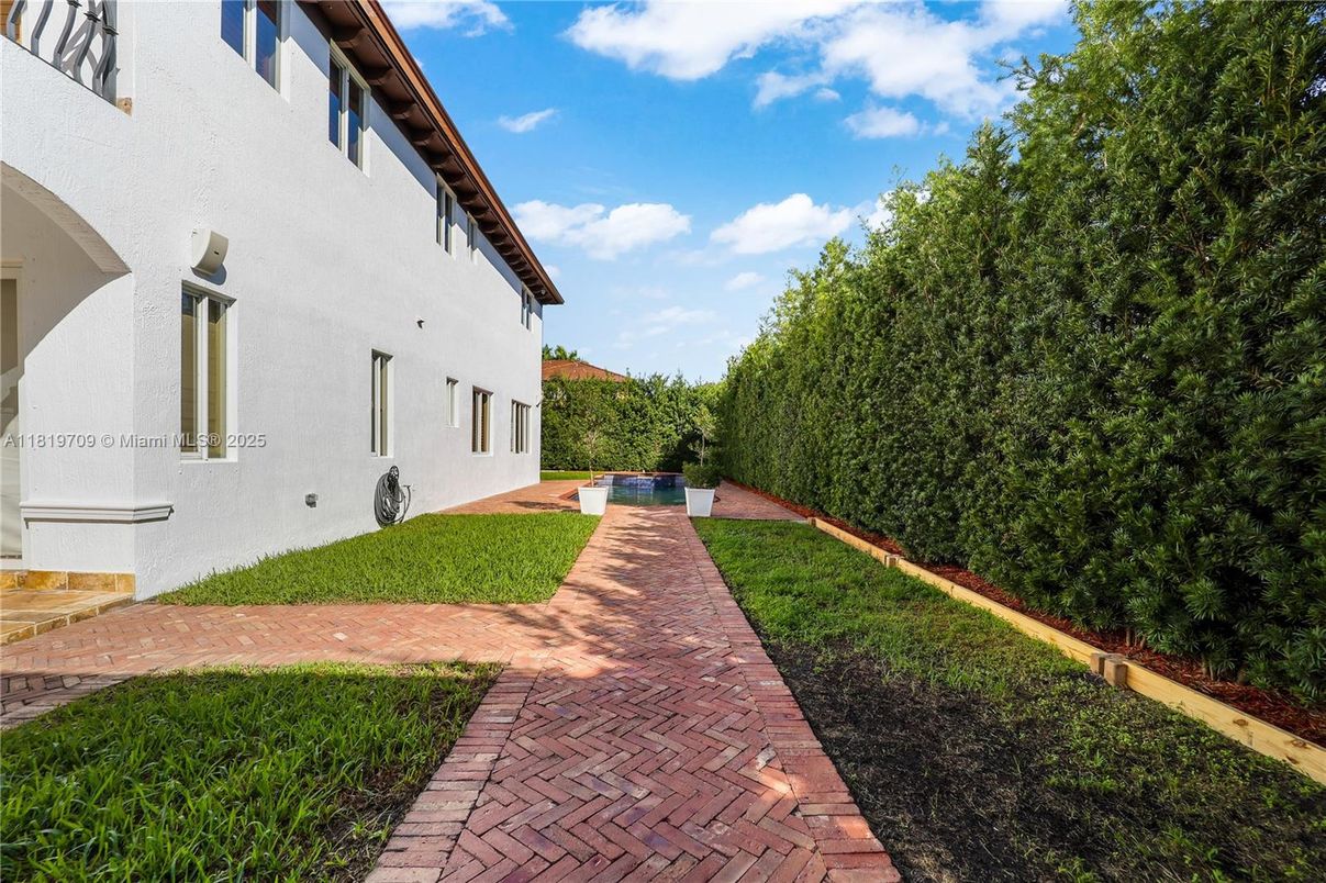 Backyard, Exterior